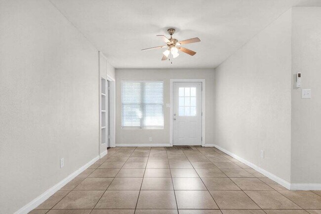 Building Photo - "Charming 3-Bedroom Home in Fort Walton Beach!"