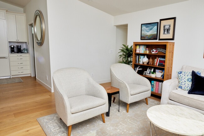 Building Photo - 14 Westwind St