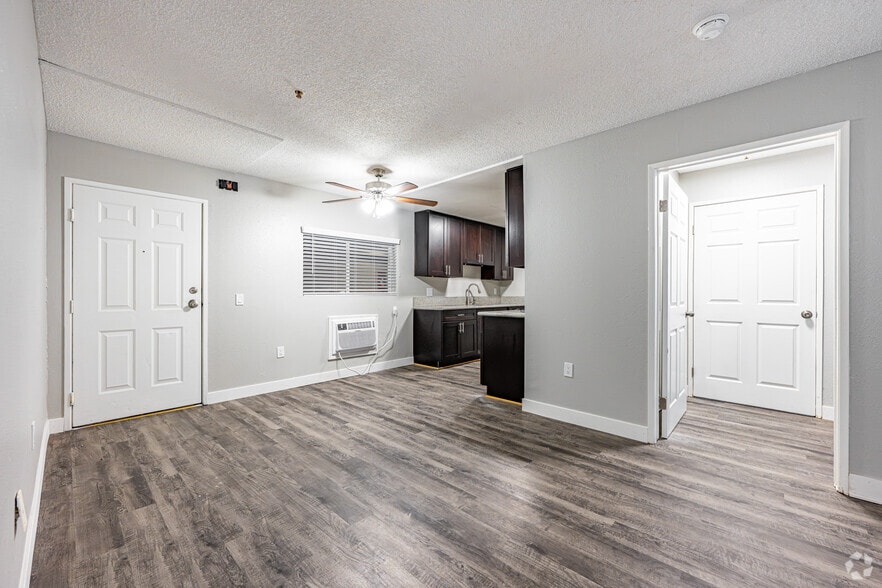 3BR, 2BA - 1,100SF - Dining Room - Sereno Hills