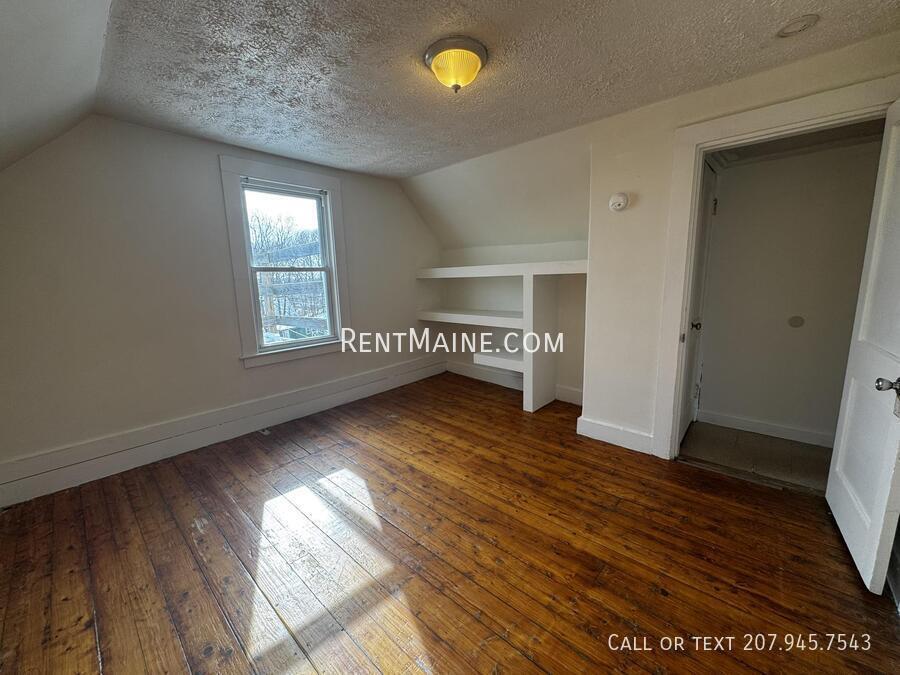 Building Photo - 276 Main St