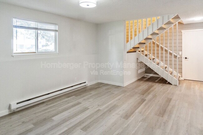 Building Photo - 3917 S Johnson St