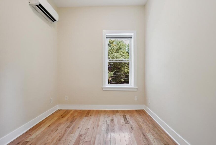 Building Photo - 37 Michigan Ave NE