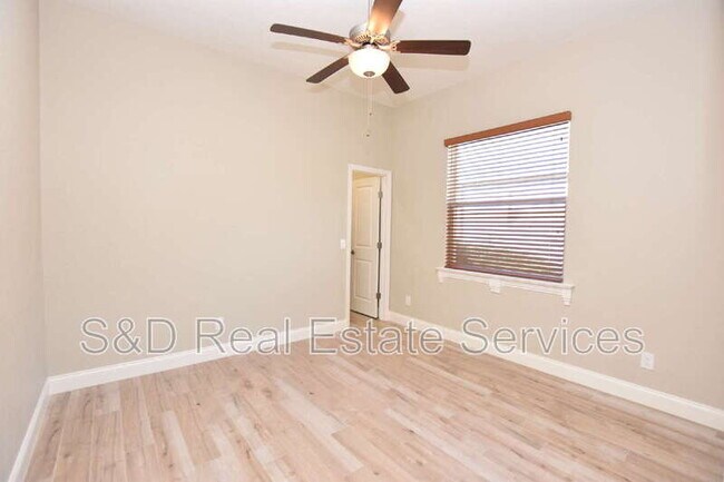 Building Photo - 6986 Highlands Creek Ave