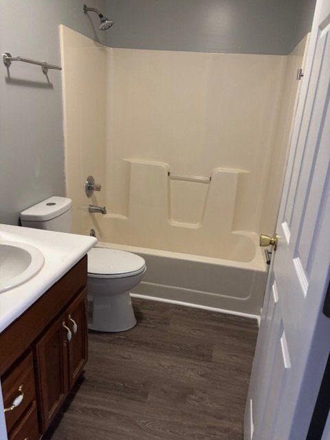 Building Photo - 123 Village Cir