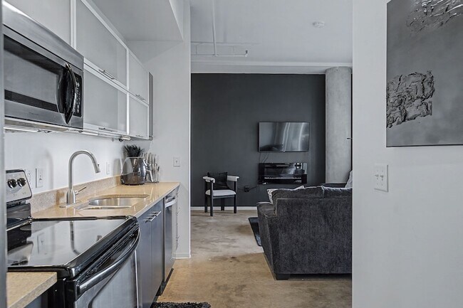 Building Photo - 2115 Yeaman Pl