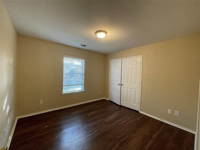 Building Photo - 4601 St Thomas Pl