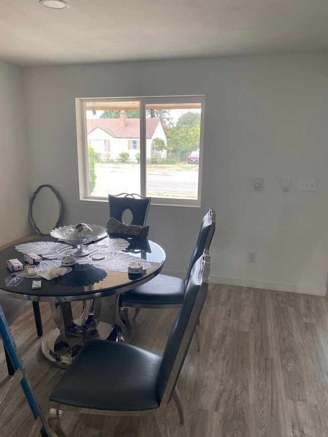 Building Photo - 126 K St NE