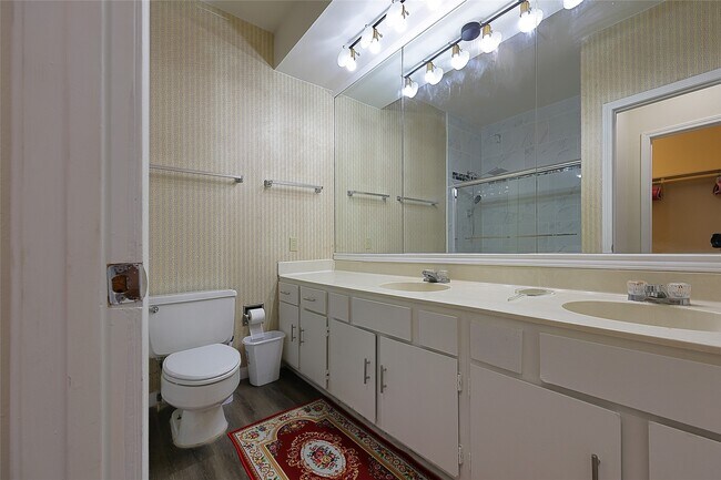 Building Photo - 2213 S Braeswood Blvd