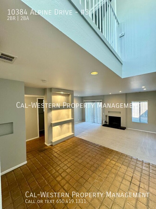 Building Photo - Beautiful 2 bedroom 1.5 townhome, nestled ...