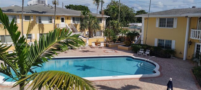 Building Photo - 2230 NE 56th Pl