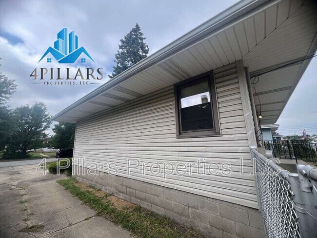 Building Photo - 6715 Montana Ave