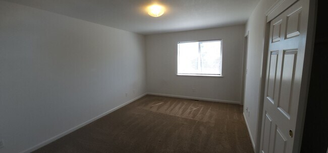 Building Photo - 720 Sunny Ln