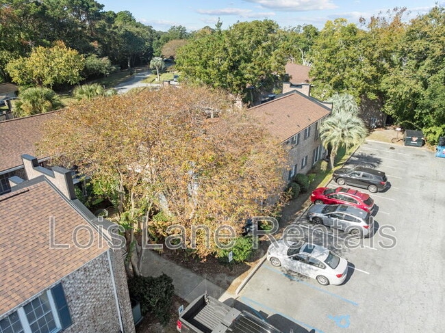 Building Photo - 874 Colony Dr