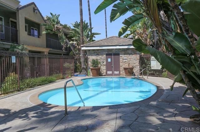 Building Photo - 800 N Mollison Ave