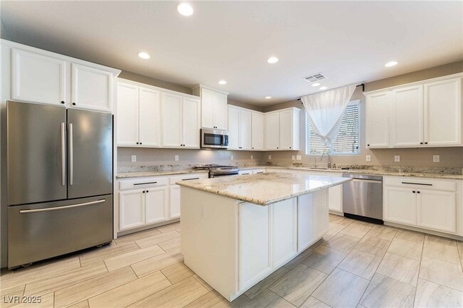 Building Photo - 12409 Loggeta Way