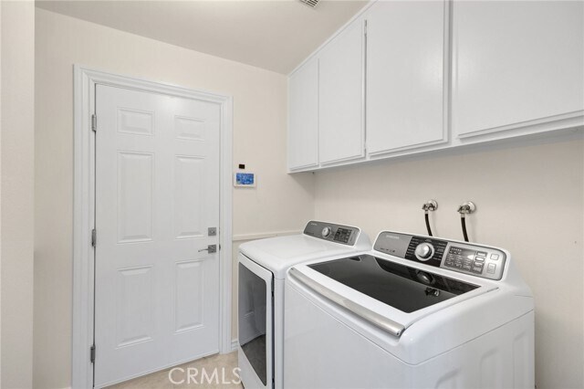 Building Photo - 6042 Foxfield Ln