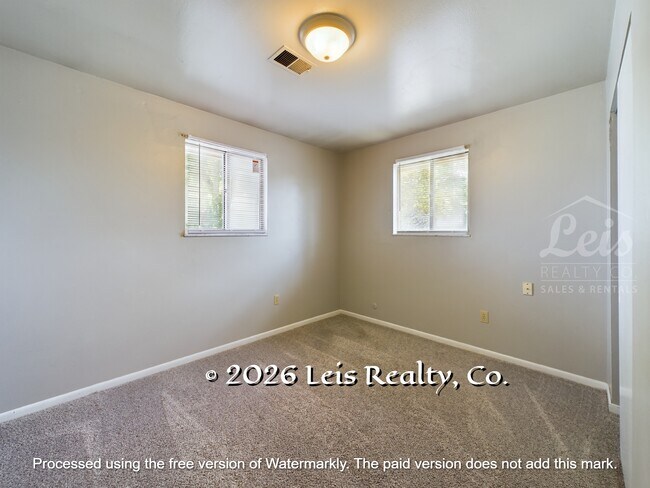 Building Photo - 405 N Owens Dr