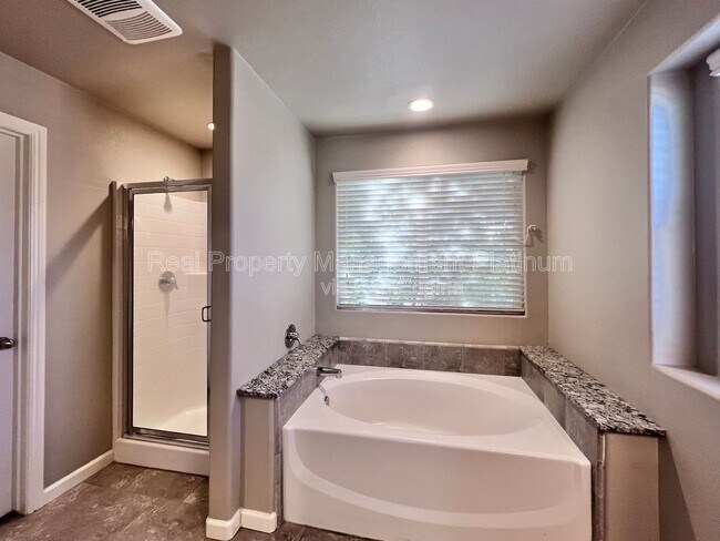 Building Photo - 3682 Friendship Ln