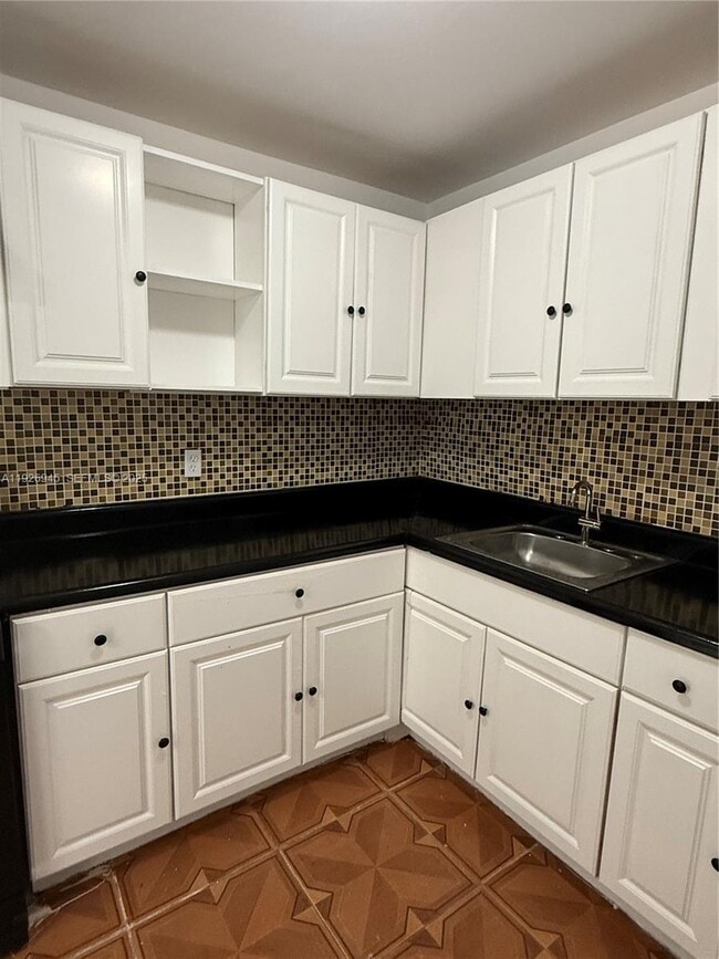 Building Photo - 15205 NE 6th Ave