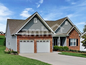 Building Photo - 229 Cinnamon Way