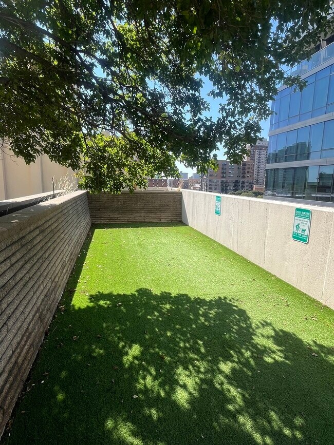 Building Photo - 1400 S Michigan Ave