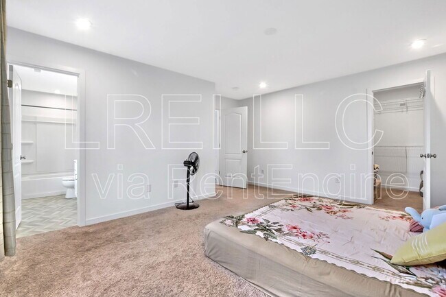 Building Photo - 18071 Bridle Run Dr