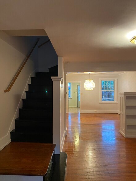 Building Photo - 5931 Alder St