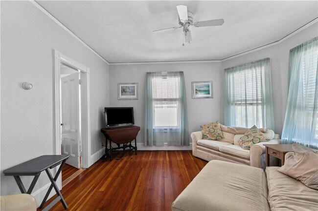 Building Photo - 5 Slocum St