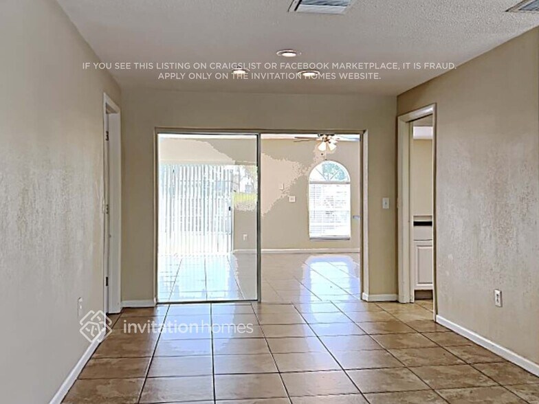 Building Photo - 1895 Almeria Way S