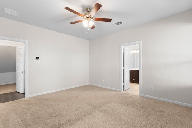 Building Photo - Spacious and Modern Rental Home Available!