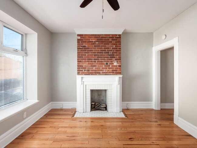 Building Photo - 1208 Indianola Ave