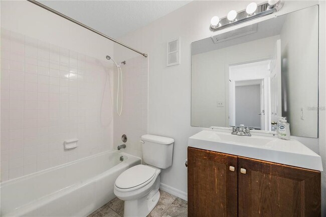 Building Photo - 1134 Villa Ln