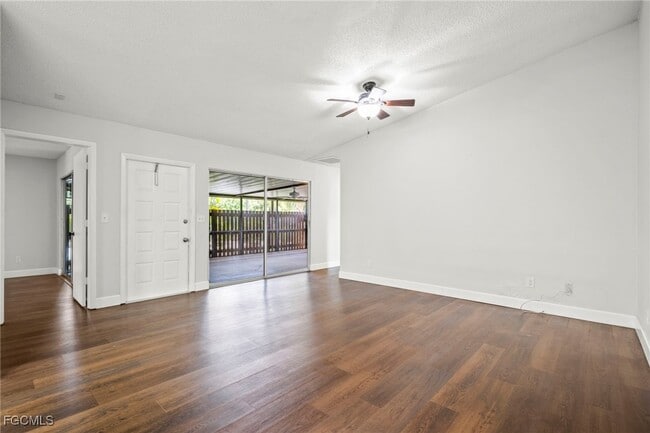 Building Photo - 15524 Crystal Lake Dr