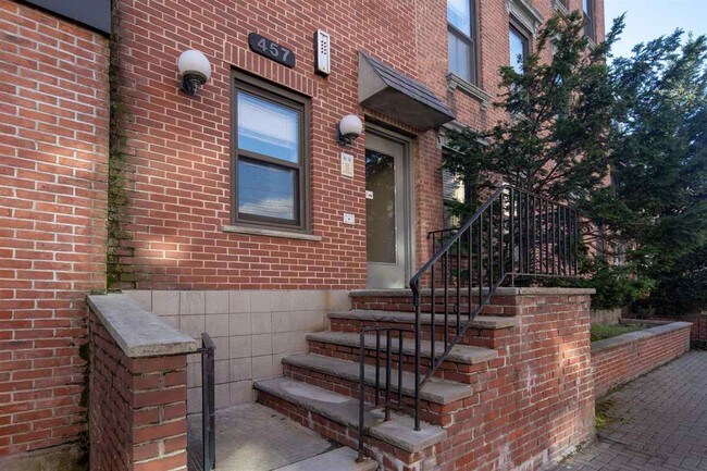 Building Photo - 457 2nd St