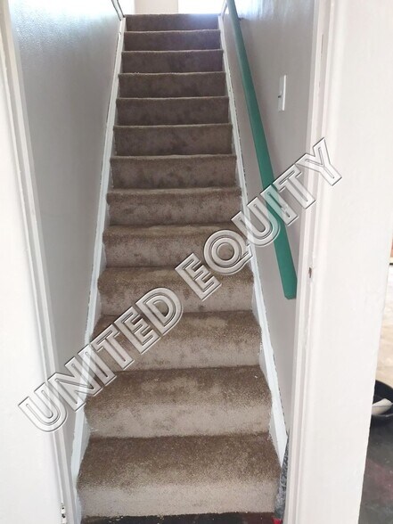 Building Photo - 3401 Earlham Dr