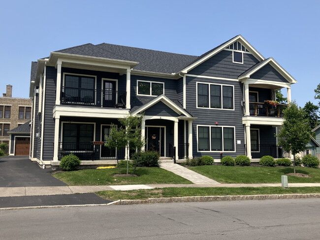 Building Photo - Luxury 1 BR in Fairport Village Available November 2026