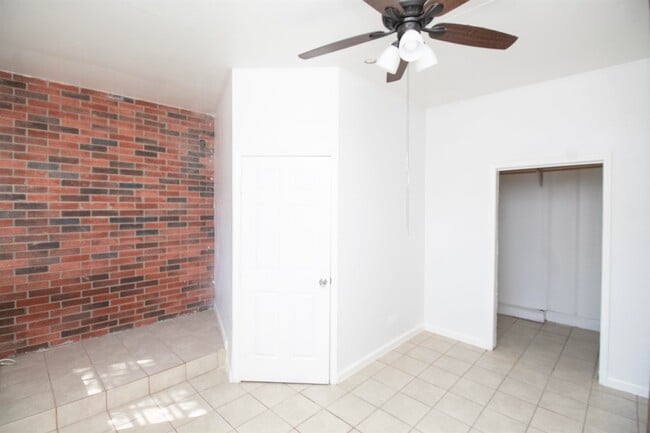 Building Photo - 107 St Pierre Ln