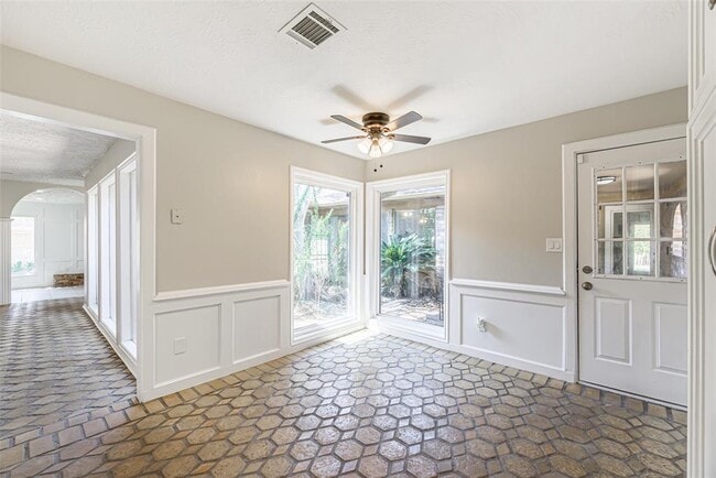 Building Photo - 102 Butlers Ct