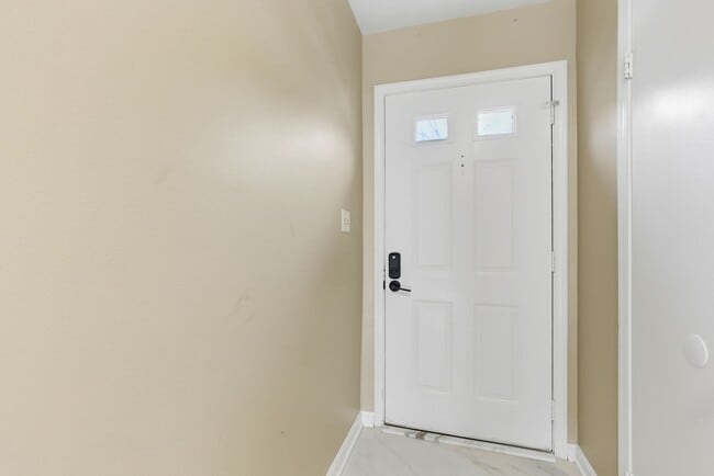 Building Photo - Lovely 3 BR/1.5 BA Townhome in Bowie!