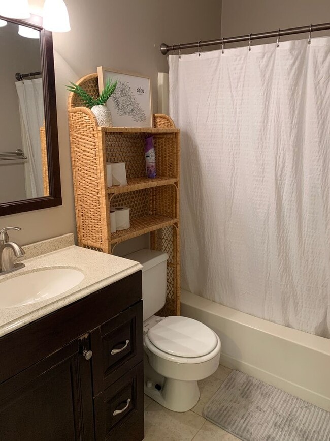 Building Photo - Haverford Circle renovated 3 Bedroom Townhome