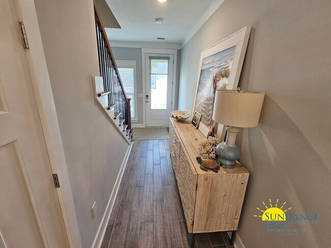 Building Photo - Live the Coastal Dream in Beachwood Estates, Stunning Long-Term Rental Available!