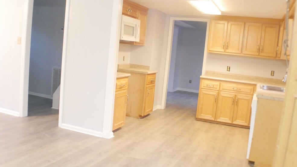 Building Photo - 2412 Jerry Jones Drive