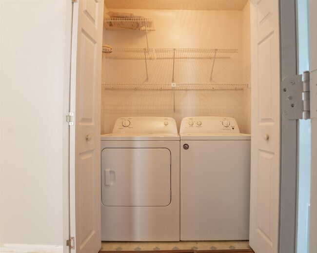 Building Photo - 112 Dusty Trail Ln