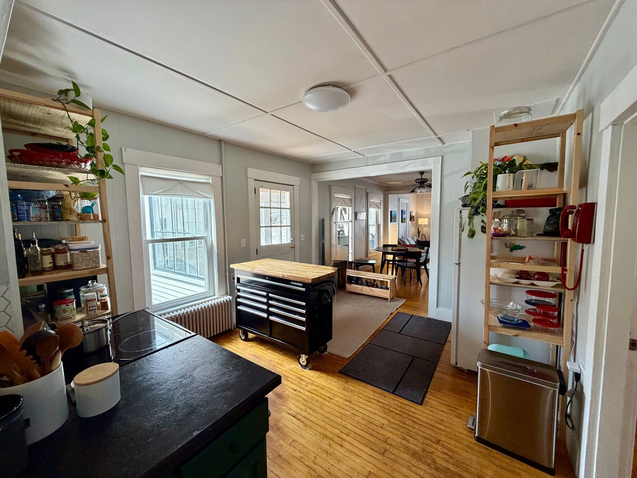 Building Photo - 137 Main St