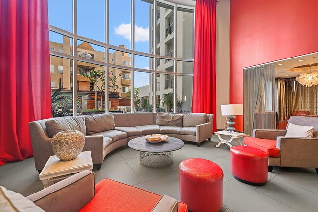 Building Photo - The Huxley