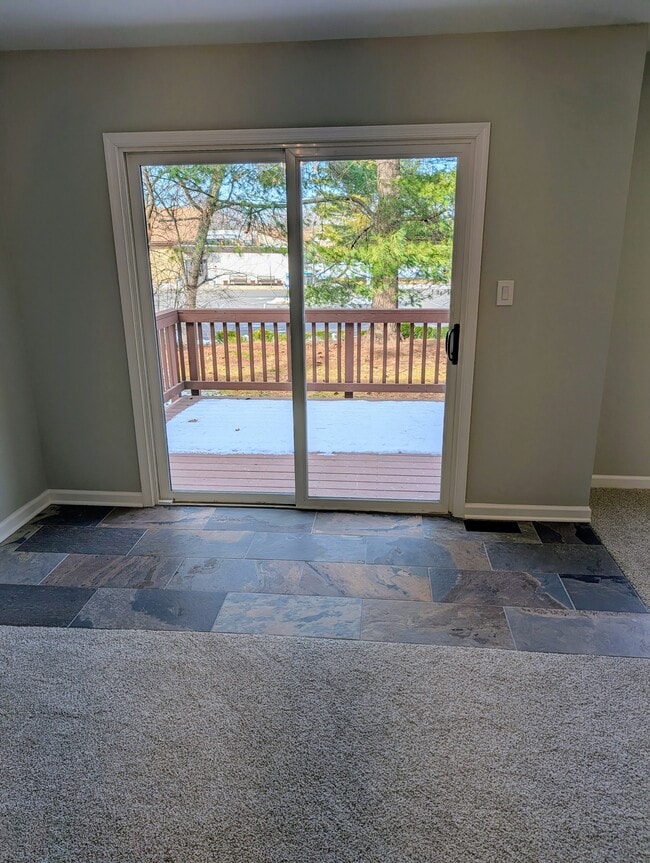 Building Photo - 105 Devonshire Ct