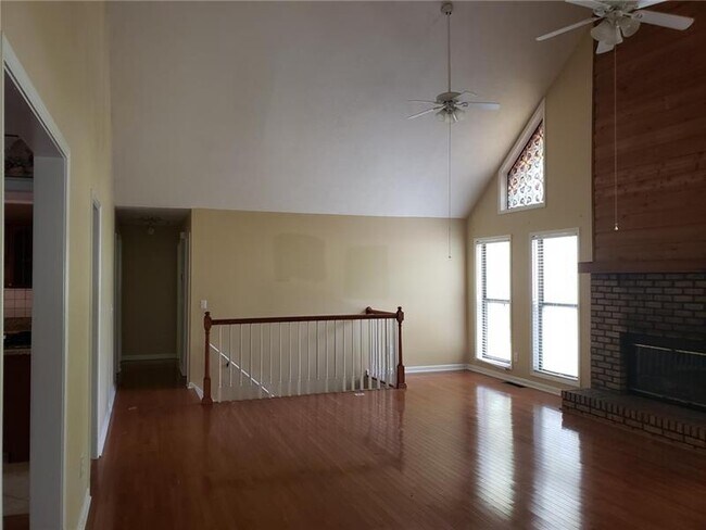 Building Photo - 5532 Stewart Mill Rd