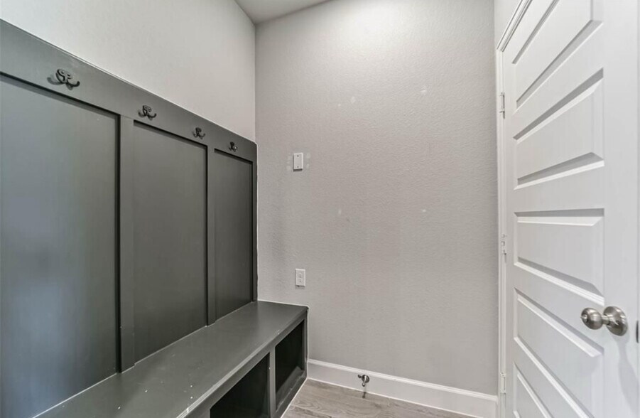 Building Photo - 23918 Cedar Glade Ln