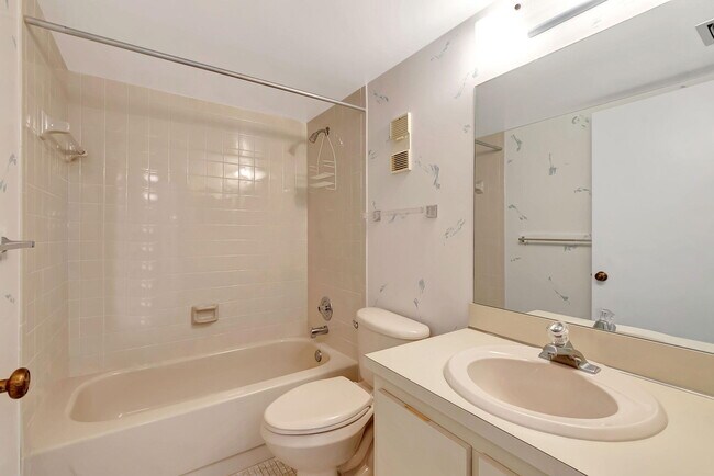 Building Photo - 14307 Bedford Dr