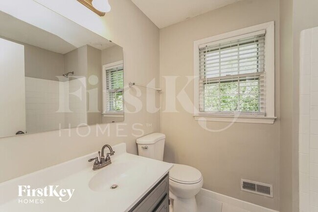 Building Photo - 9306 Covedale Dr